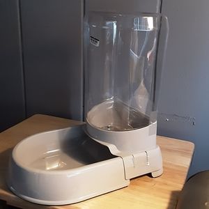 PET GALLON WATERER